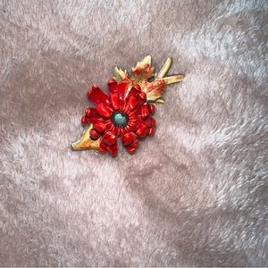 Vintage brooch 🌸